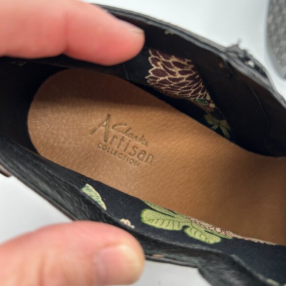 Clarks Artisan Boots 8.5M Black Leather Heeled Low Ankle Booties Cap Toe - Picture 13 of 14